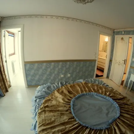 Romantic Art Apartament *