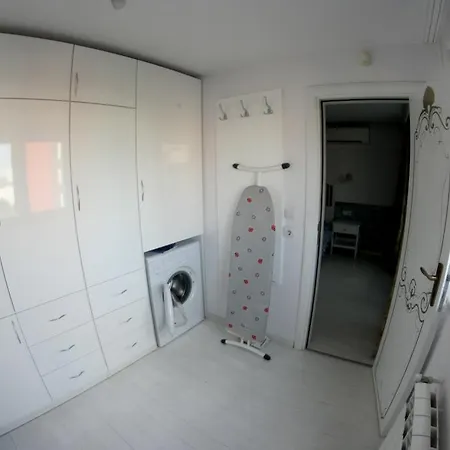 Romantic Art Apartament * סופיה